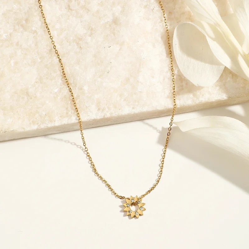 Four-layer necklaces-Gold Chain Necklace with Rhinestone Sun Pendant