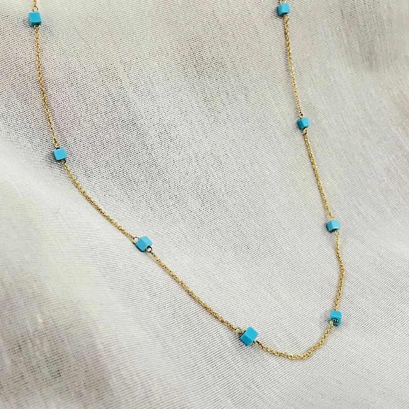 Akoya pearl necklaces-Estate 14K Yellow Gold Turquoise Cube Station Necklace – 17”