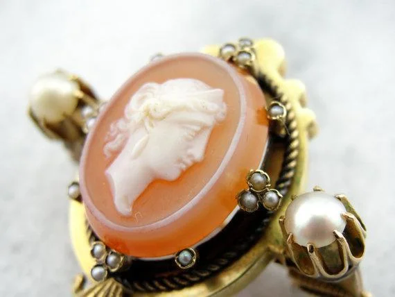 Lotus brooches-Antique 14 Karat Gold and Sardonyx Cameo Brooch